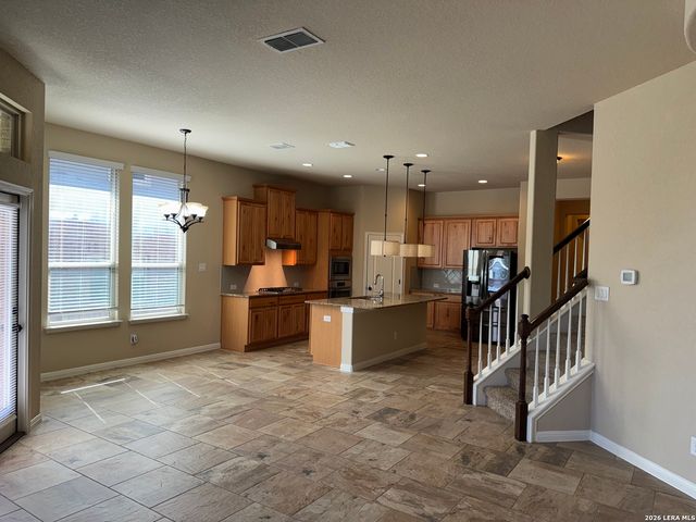 9827 Catell, Boerne, TX 78006