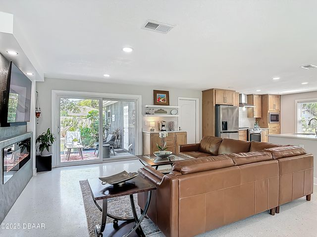 45 Carrolwood Circle, Ormond Beach, FL 32174