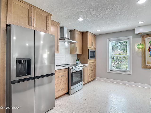 45 Carrolwood Circle, Ormond Beach, FL 32174