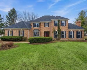 7N108 Hastings Drive, St. Charles, IL 60175