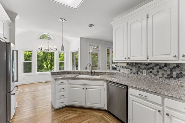 1404 Brook Dr, Columbia, TN 38401