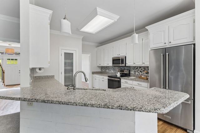 1404 Brook Dr, Columbia, TN 38401