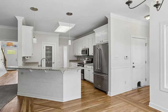 1404 Brook Dr, Columbia, TN 38401