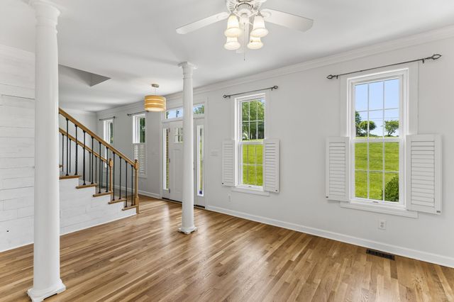 1404 Brook Dr, Columbia, TN 38401