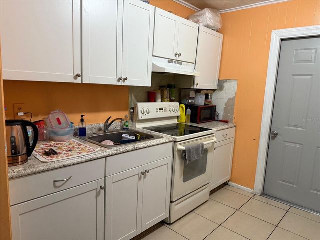 714 60TH AVENUE W, Bradenton, FL 34207
