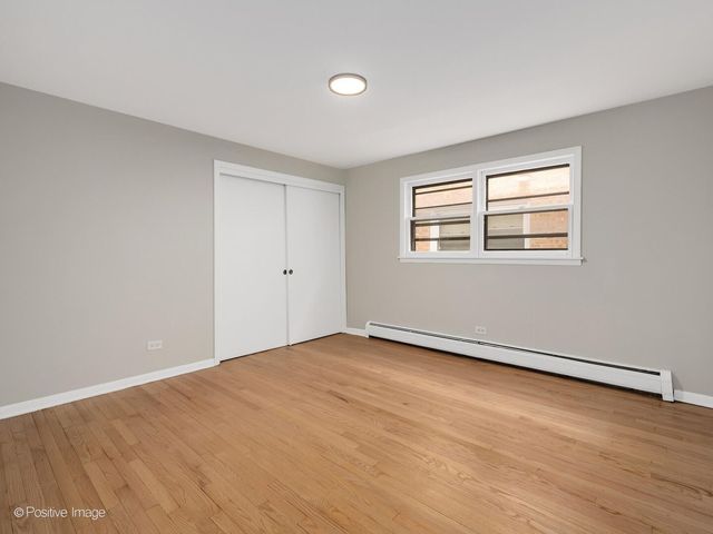 8631 W SUMMERDALE Avenue, Chicago, IL 60656