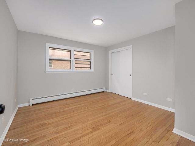 8631 W SUMMERDALE Avenue, Chicago, IL 60656