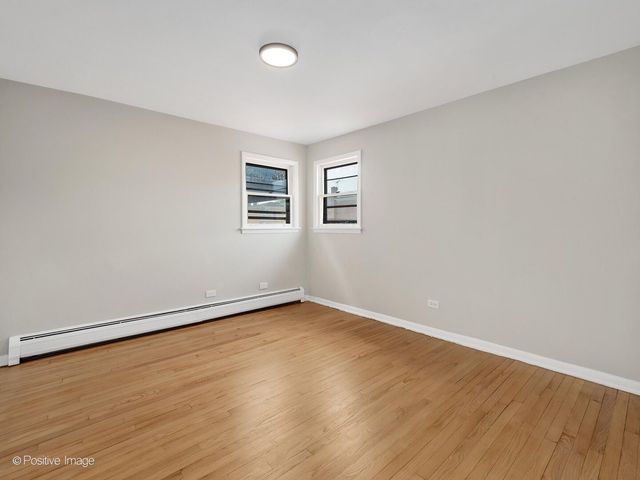 8631 W SUMMERDALE Avenue, Chicago, IL 60656