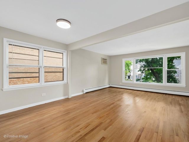 8631 W SUMMERDALE Avenue, Chicago, IL 60656