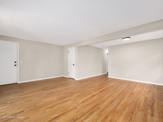 8631 W SUMMERDALE Avenue, Chicago, IL 60656
