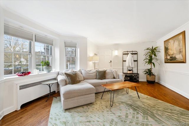 5 Campus Place TR, Scarsdale, NY 10583