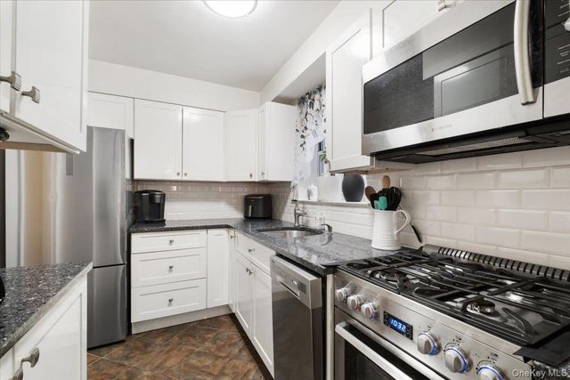 5 Campus Place TR, Scarsdale, NY 10583