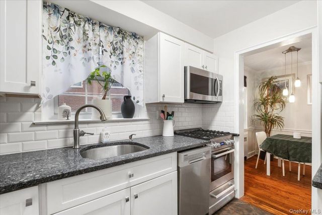 5 Campus Place TR, Scarsdale, NY 10583