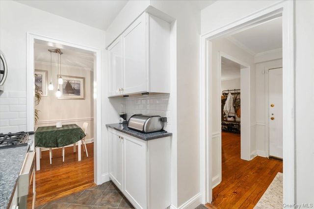 5 Campus Place TR, Scarsdale, NY 10583