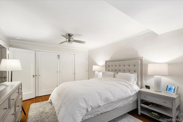 5 Campus Place TR, Scarsdale, NY 10583