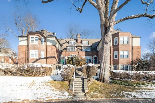 5 Campus Place TR, Scarsdale, NY 10583