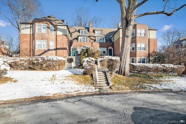 5 Campus Place TR, Scarsdale, NY 10583