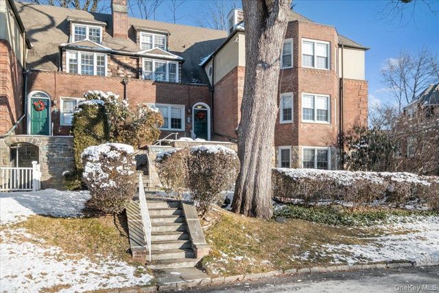 5 Campus Place TR, Scarsdale, NY 10583