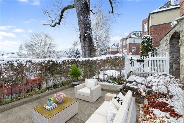 5 Campus Place TR, Scarsdale, NY 10583