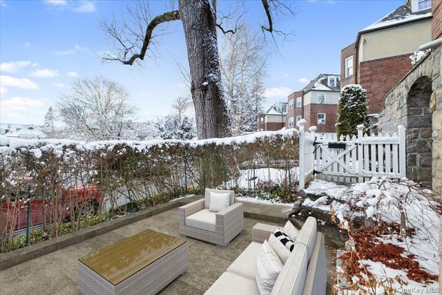 5 Campus Place TR, Scarsdale, NY 10583