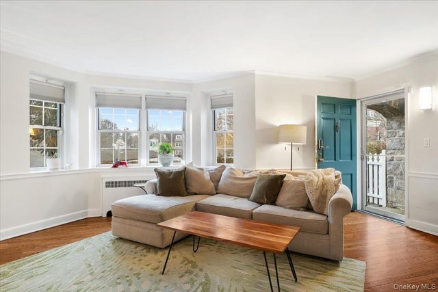 5 Campus Place TR, Scarsdale, NY 10583