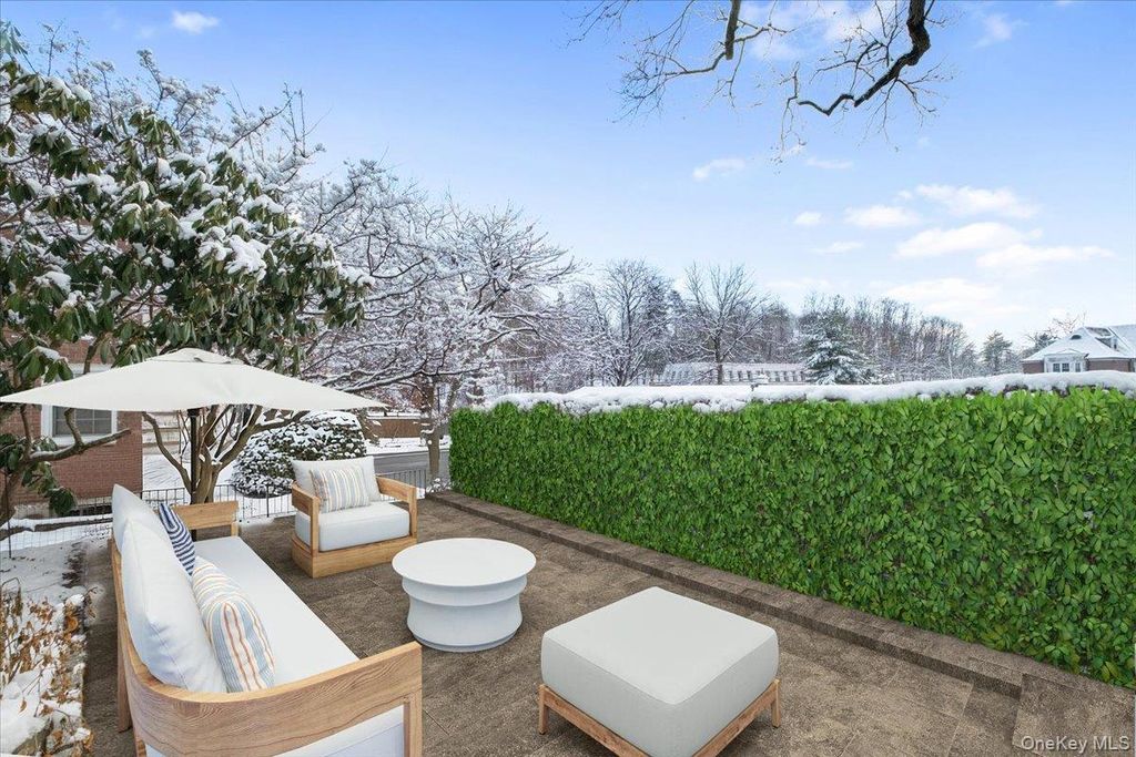 5 Campus Place TR, Scarsdale, NY 10583