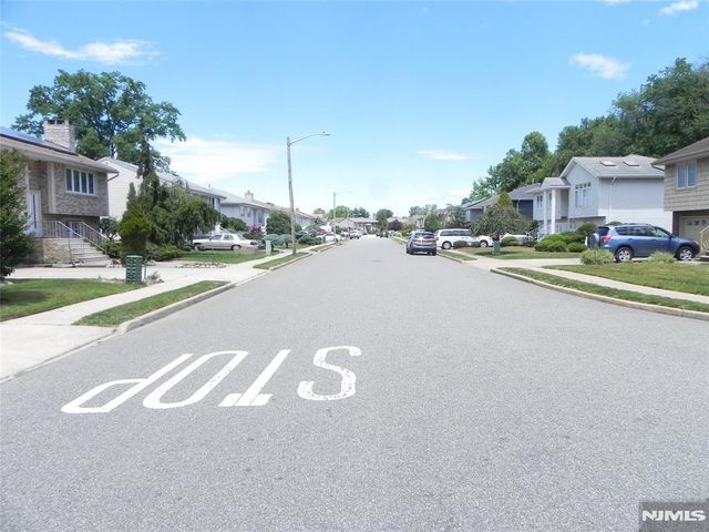 8 MARIANI DR, Little Ferry, NJ 07643