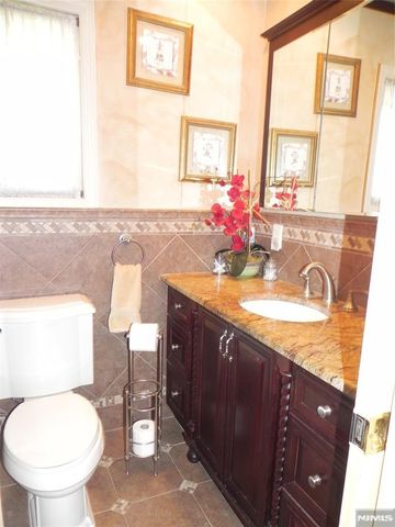 8 MARIANI DR, Little Ferry, NJ 07643