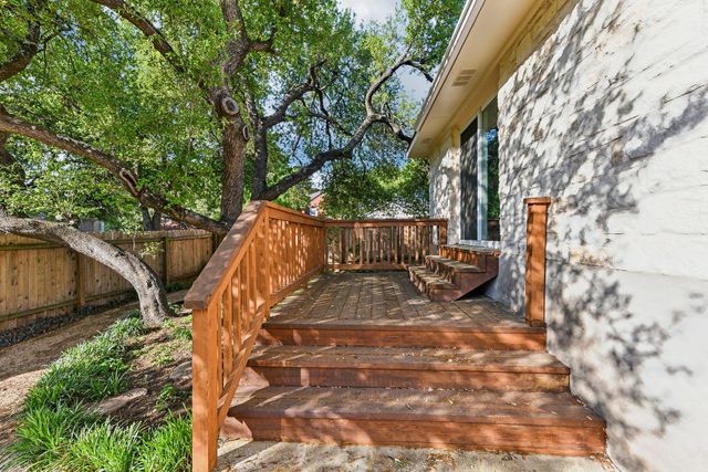 8909 Lomita Verde CT, Austin, TX 78749