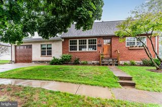 902 BRIARCLIFF RD, Middletown, PA 17057