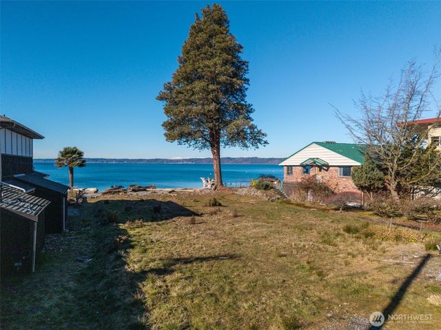 702 S 280th St, Des Moines, WA 98198