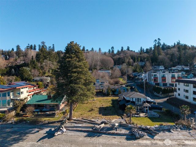 702 S 280th St, Des Moines, WA 98198