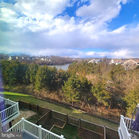 166 TROUT LILY DR, Lake Frederick, VA 22630