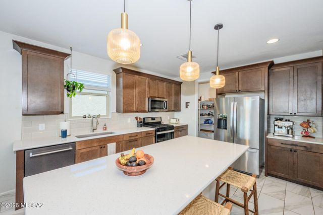 9750 E Miller Peak Trail, Tucson, AZ 85747