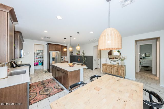 9750 E Miller Peak Trail, Tucson, AZ 85747