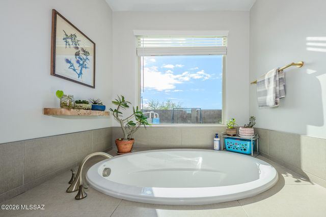 9750 E Miller Peak Trail, Tucson, AZ 85747