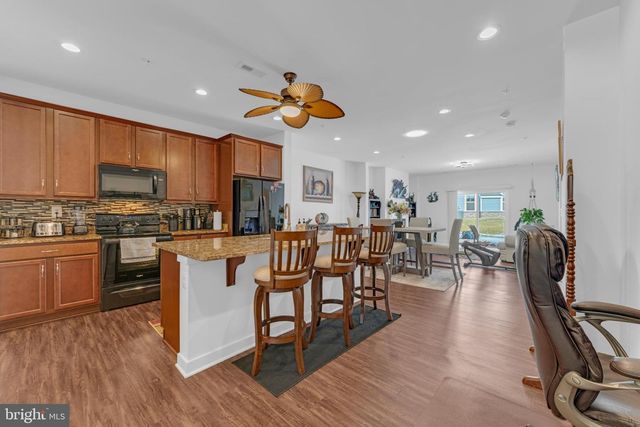 56 CAMDEN CIR, La Plata, MD 20646