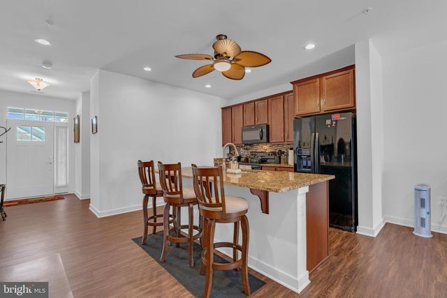 56 CAMDEN CIR, La Plata, MD 20646