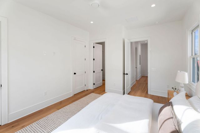 2 F Street, Charleston, SC 29403