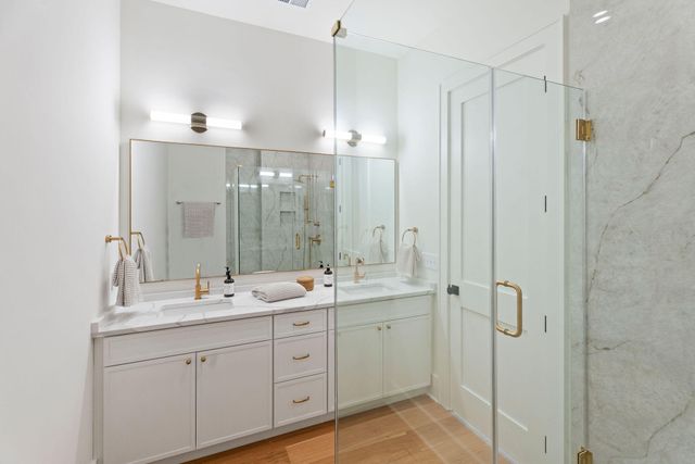 2 F Street, Charleston, SC 29403