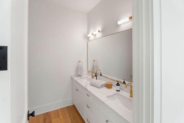 2 F Street, Charleston, SC 29403