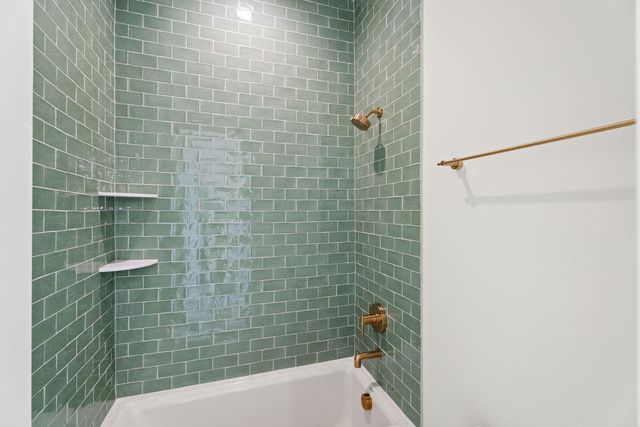 2 F Street, Charleston, SC 29403