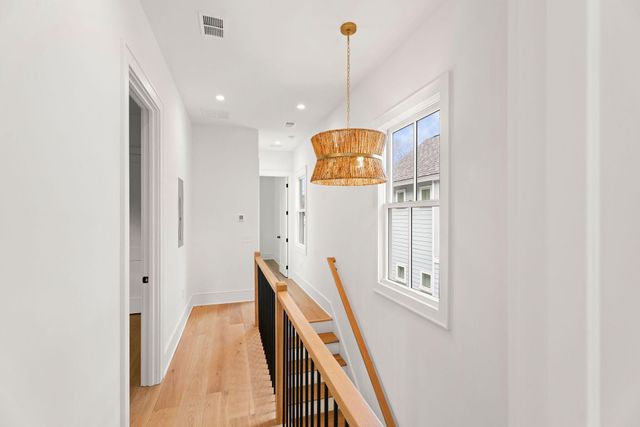 2 F Street, Charleston, SC 29403