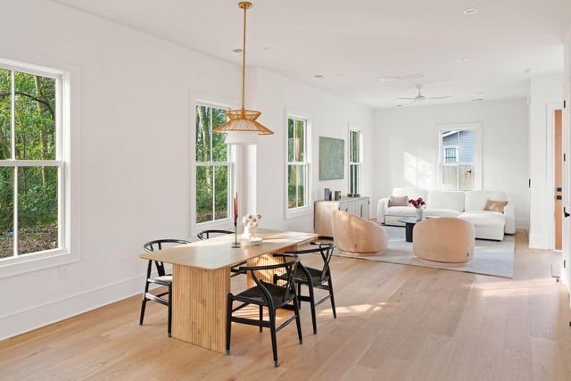 2 F Street, Charleston, SC 29403