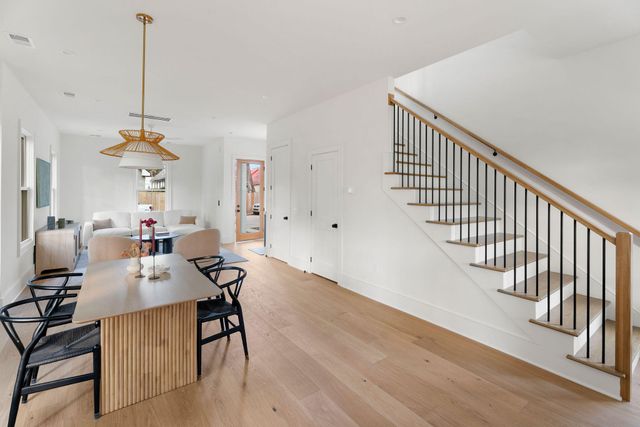 2 F Street, Charleston, SC 29403