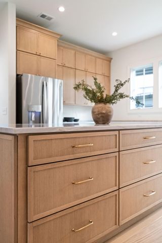 2 F Street, Charleston, SC 29403