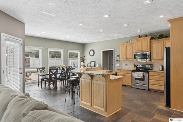 3923 S 193rd Circle, Omaha, NE 68130