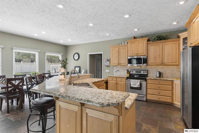 3923 S 193rd Circle, Omaha, NE 68130
