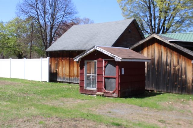 40 Conway St, Deerfield, MA 01373