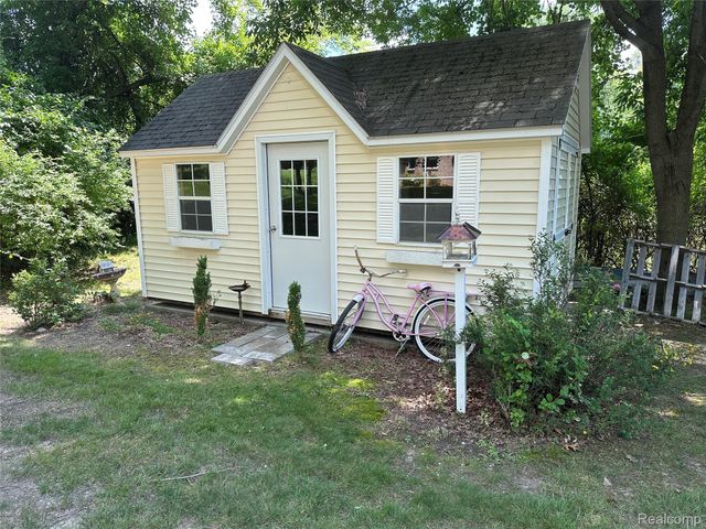 962 Hidden Valley Drive, Orion Charter Township, MI 48362